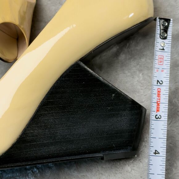 Pour La Victoire Tan Patent Leather Open Toe Wedge Wooden Heel Womens Size 10 - Picture 9 of 16